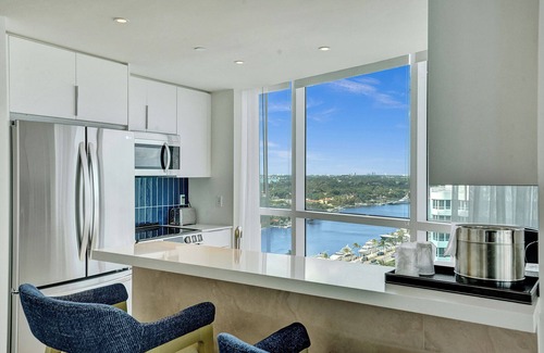 Mid Beach Hotel | Fontainebleau Tresor Tower Ocean 1BDRM/2BATH