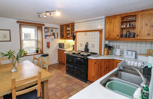 Central Aberdeen Cottage | FOOTDEE COTTAGE, family friendly, with a garden in Aberdeen