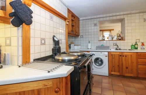 Central Aberdeen Cottage | FOOTDEE COTTAGE, family friendly, with a garden in Aberdeen