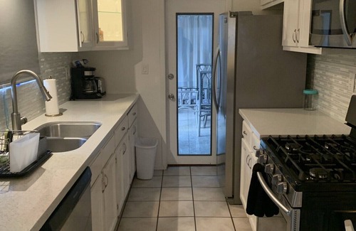 Altadena House | Foothill Home at JPL Horse Hiking Trailhead to Mountains Travel Nurse Astronomer