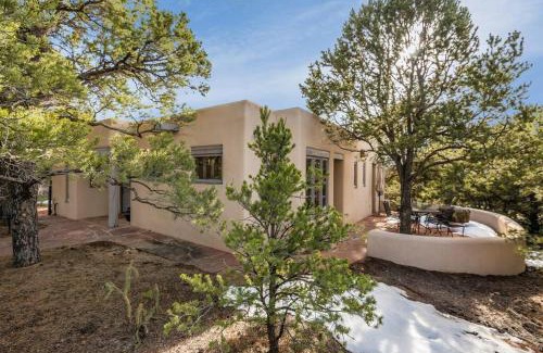 Santa Fe House | Foothills Retreat- Patios, Rooftop Deck, Quiet, 2BR