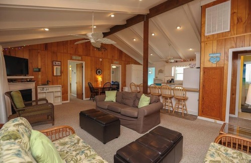 Carolina Dunes House | For a memorable vacation with family and friends let 'Second Wind' become your home away from home!