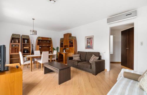 Esquerra de l'Eixample Apartment | For couples, families and groups, Barcelona center