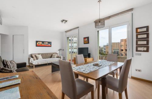 Esquerra de l'Eixample Apartment | For couples, families and groups, Barcelona center