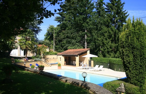 Sarlat-la-Caneda Historic Center House | For rent small country house located in the heart of p. black