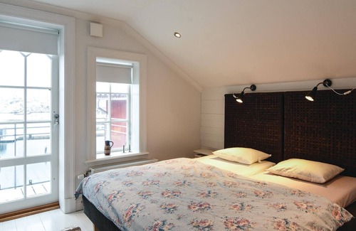 Halleviksstrand House | For those who love the sea, the sun and the wind, this domicile has a perfect location.
