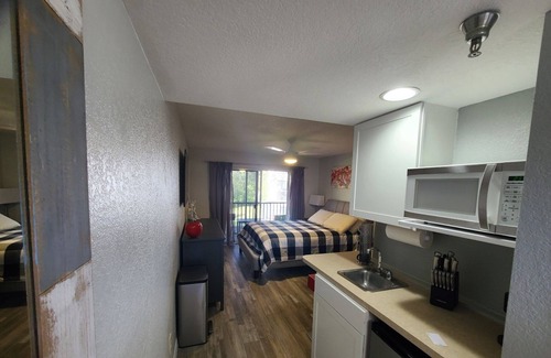 Lutz Apartment | Forbidden Fruit #2204S