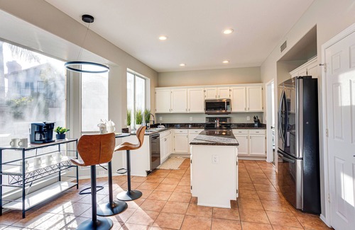 Arrowhead Ranch House | Fore! Golf Views, Outdoor Movies, Glendale Gold! Savings!