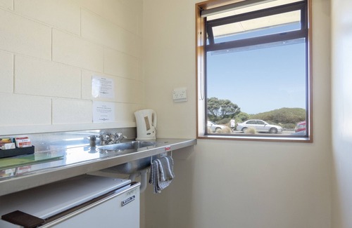 Petone Hotel | Foreshore Motor Lodge
