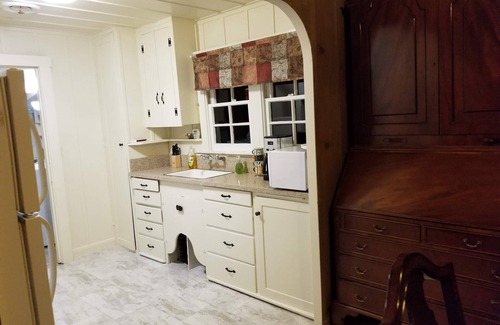 Pacific Grove Cottage | Forest Cottage on 1/4 Acre