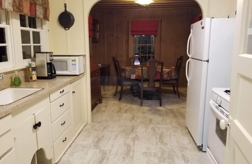 Pacific Grove Cottage | Forest Cottage on 1/4 Acre