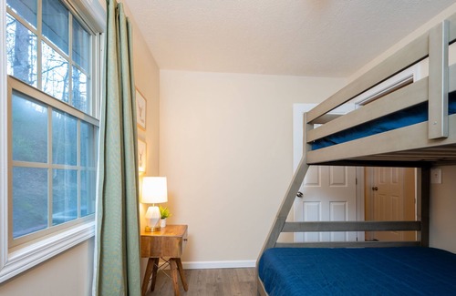 Bloomingdale House | Forest Creek Retreat - King Suite - Sleeps 9 - Free Coffee