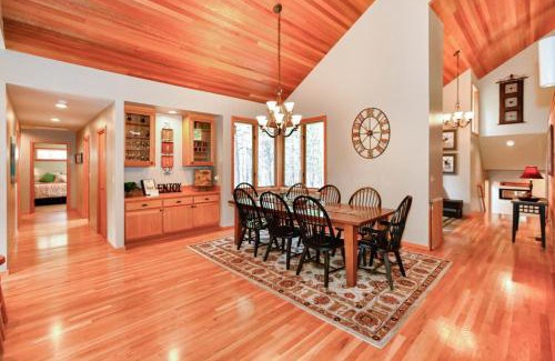 Black Butte Ranch House | Forest Escape - GM 428
