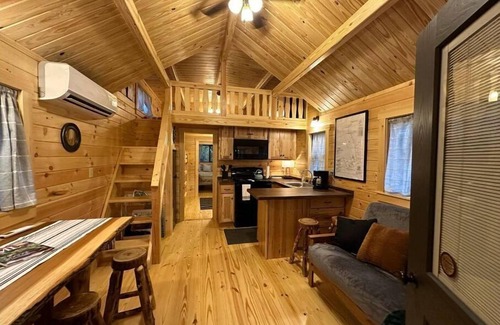 Mountain City Cabin | Forest Getaway