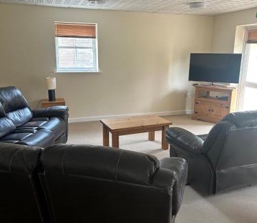 Thetford House | Forest holiday home with option to bring your horse & Hot Tub