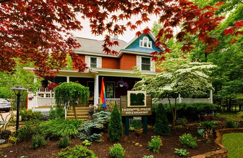 Douglas House | Forest Inn of Saugatuck