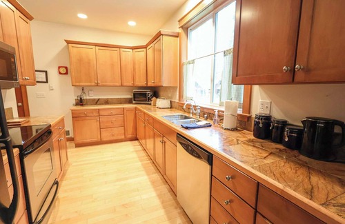 Winthrop Cabin | Forest Meadow Cabin S
