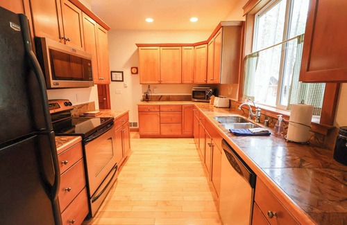 Winthrop Cabin | Forest Meadow Cabin S