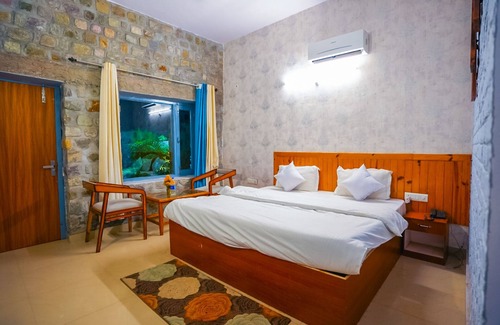 Bail Parao Resort | Forest Paradise Resort - Jim Corbett