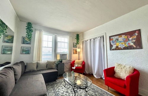 St. Louis Apartment | Forest Park, The Zoo, and much more