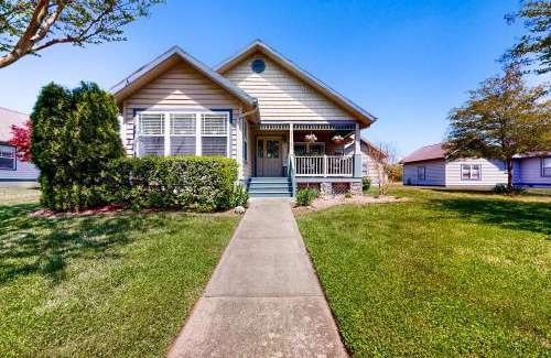 Frankford House | Forest Reach - 33720 Chatham Way
