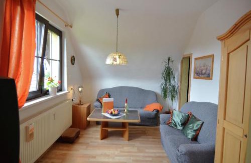 Frauenwald Apartment | Forest Retreat with Garden