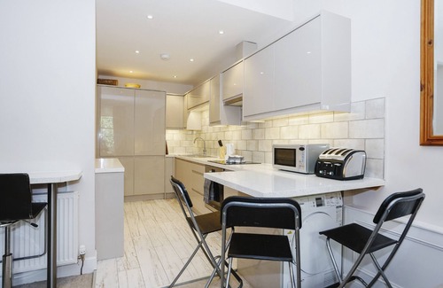 Old Town Apartment | Forest Road