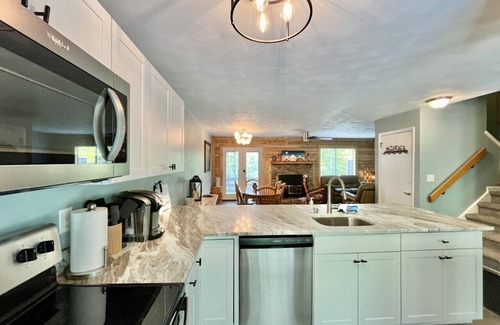 Hidden Valley House | 🍁 Forest View | Family Friendly Autumn Retreat Overlooking Forbes Forest 🌲🔥