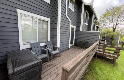Hidden Valley House | 🍁 Forest View | Family Friendly Autumn Retreat Overlooking Forbes Forest 🌲🔥