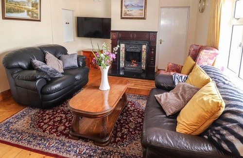 Ballinskelligs House | FOREST VIEW, pet friendly in Ballinskelligs, County Kerry