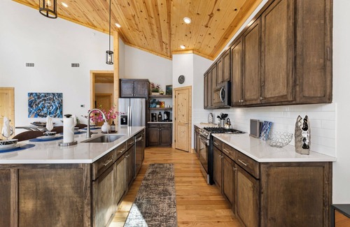 Broken Bow Cabin | Forest Views in Luxe Kid Friendly Cabin w/Mini Golf, Playset