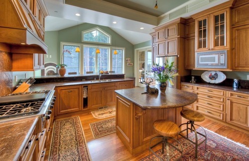 Cazadero House | Forest Villa: Off-Grid Luxury on 730 Acres of Western Sonoma’s Natural Beauty