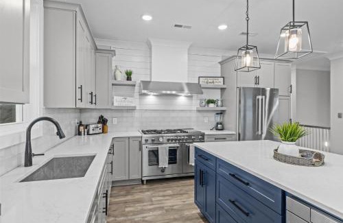 Pine Knoll Shores House | Forever Blue home