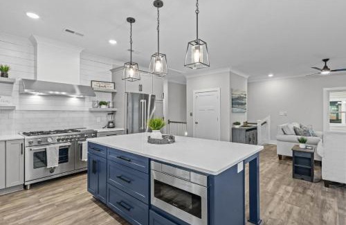 Pine Knoll Shores House | Forever Blue home
