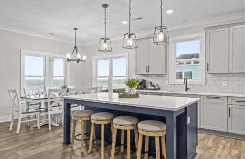 Pine Knoll Shores House | Forever Blue home
