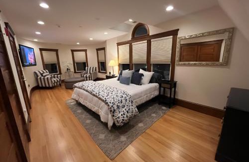 Winthrop House | Forever Green Manor - 6 bedroom - Stunning Ocean Views