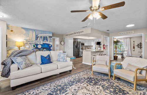 South Bradenton House | Forever Summer- 4/2 with FREE heated POOL & Game Room!