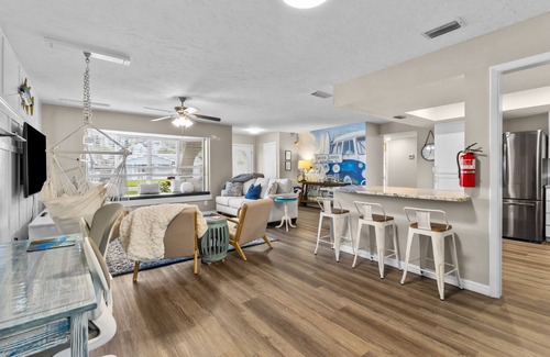 South Bradenton House | Forever Summer- 4/2 with FREE heated POOL & Game Room!