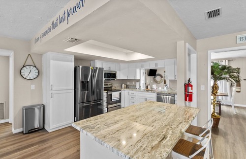 South Bradenton House | Forever Summer- 4/2 with FREE heated POOL & Game Room!