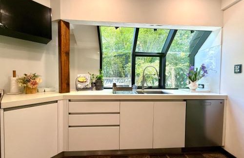 Warburton House | Forget Me Not Cottages