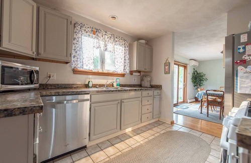 Narragansett House | Forget your worries in this spacious and serene space