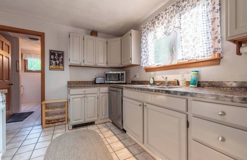 Narragansett House | Forget your worries in this spacious and serene space