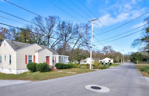 Red Bank House | Forget your worries in this spacious and serene space