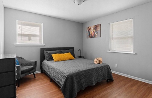 Lupton City House | Forget your worries in this spacious and serene space