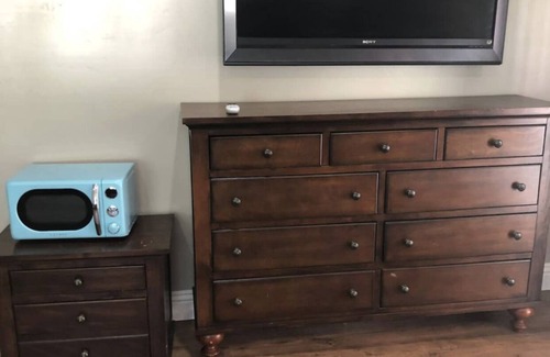 Springville Apartment | Forget your worries in this serene country guest house.
