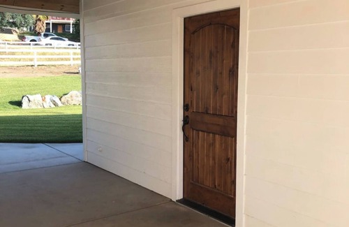 Springville Apartment | Forget your worries in this serene country guest house.