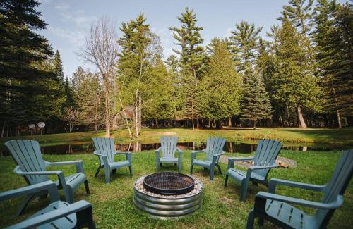 Mayfield House | Forks Riverfront Lodge - Traverse City Sleeps 18