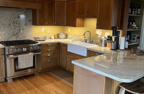 Napa County House | Formerly the Old Toll Road Inn - 4 Beds/4.5 Baths
