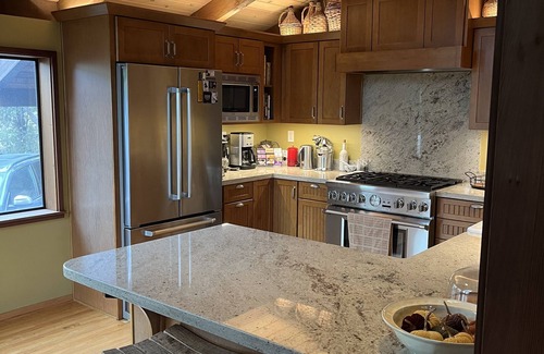 Napa County House | Formerly the Old Toll Road Inn - 4 Beds/4.5 Baths