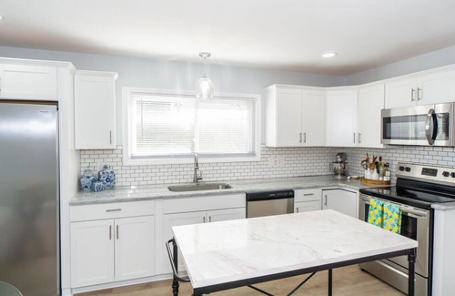 Westover House | Fort Bragg RETREAT - Minutes from Fort Bragg Offering King Bed and WiFi!